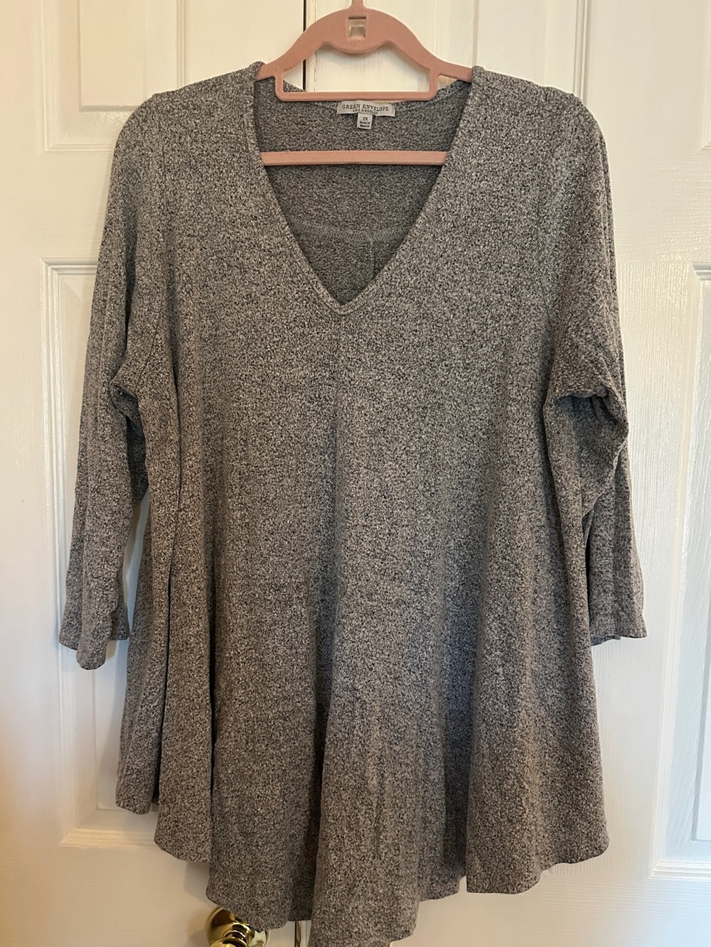 Green Envelope Heather Gray V-Neck Swing Tunic